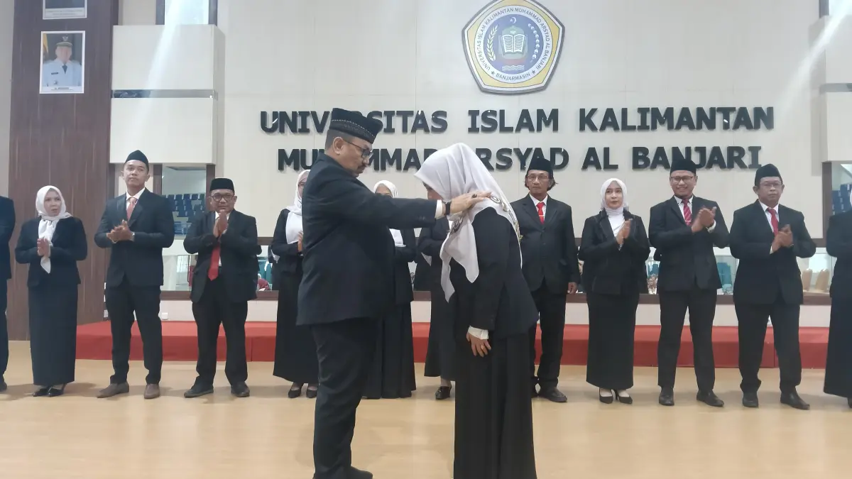 RESMI: Dr Dewi Ariefahnoor dilantik sebagai Dekan FE UNISKA, Senin (3/8/2026).(Foto: Raudah Anisya/Radar Banjarmasin)&nbsp;