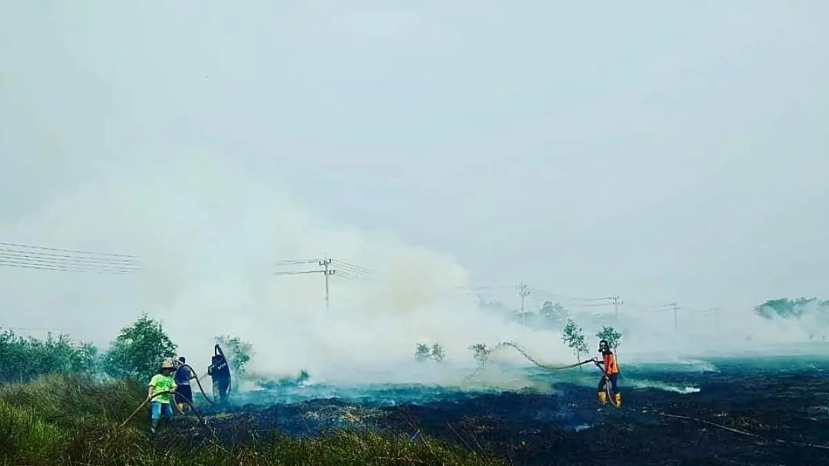 WASPADA: BPBD Banjarmasin mengingatkan warga meningkatkan kewaspadaan menghadapi puncak kemarau.(Foto: Hanafi untuk Radar Banjarmasin)