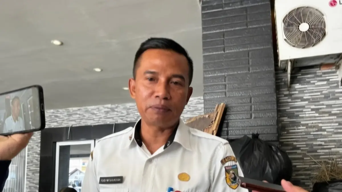 Kepala Dispora Tala Rudi Imtihansyah memaparkan inovasi untuk wirausaha di Kabupaten Tala. (Norsalim Yahya/Radar Banjarmasin)