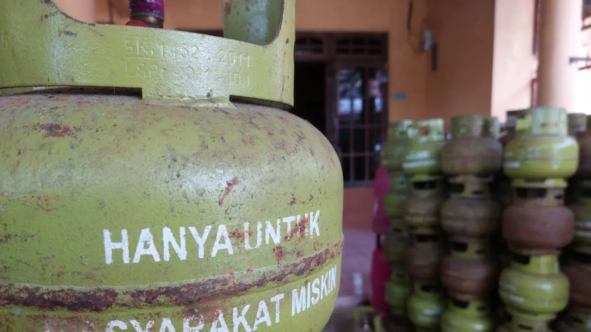 LANGKA: Harga Gas LPG 3 kilogram disejumlah pengecer melambung. (Foto: Jamaluddin/Radar Banjarmasin).