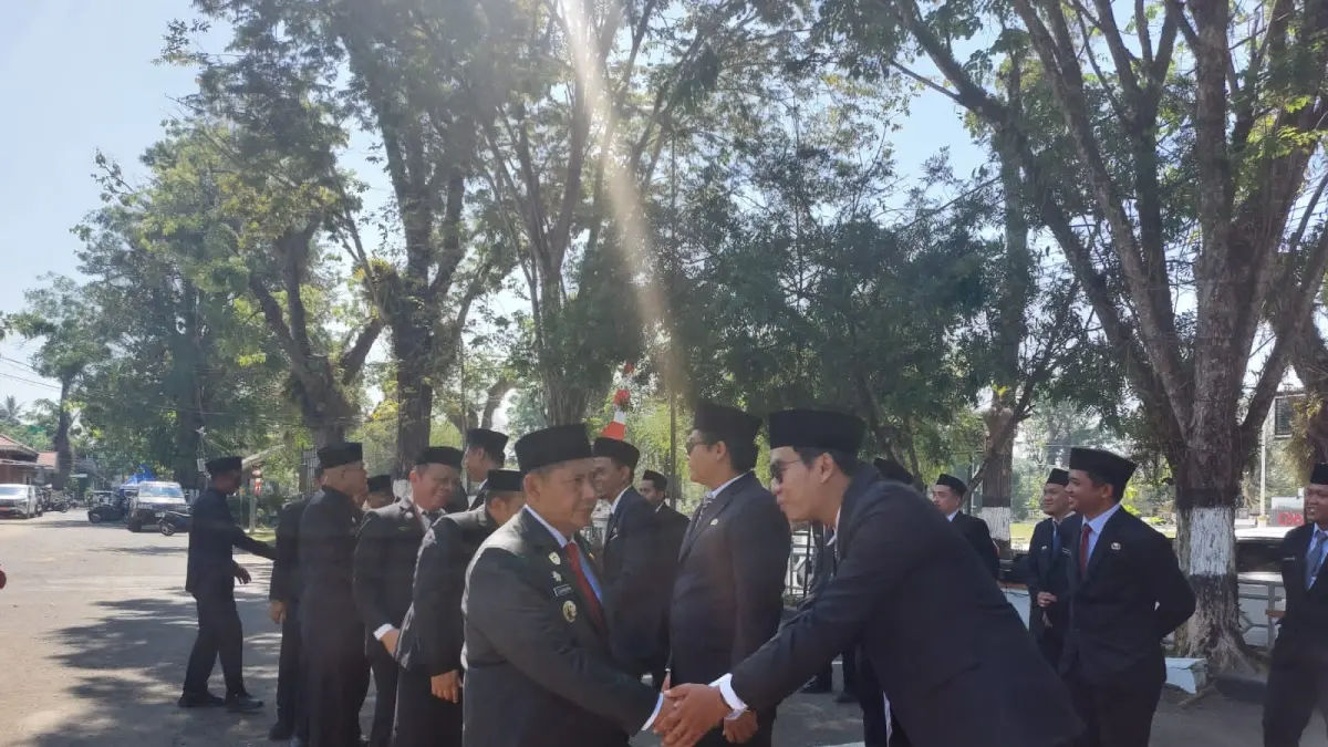 SELAMAT BERTUGAS: Bupati Kabupaten HST, Samsul Rizal melantik 120 ASN baru, Senin (3/8/2026).(Foto: Pemkab HST) 
