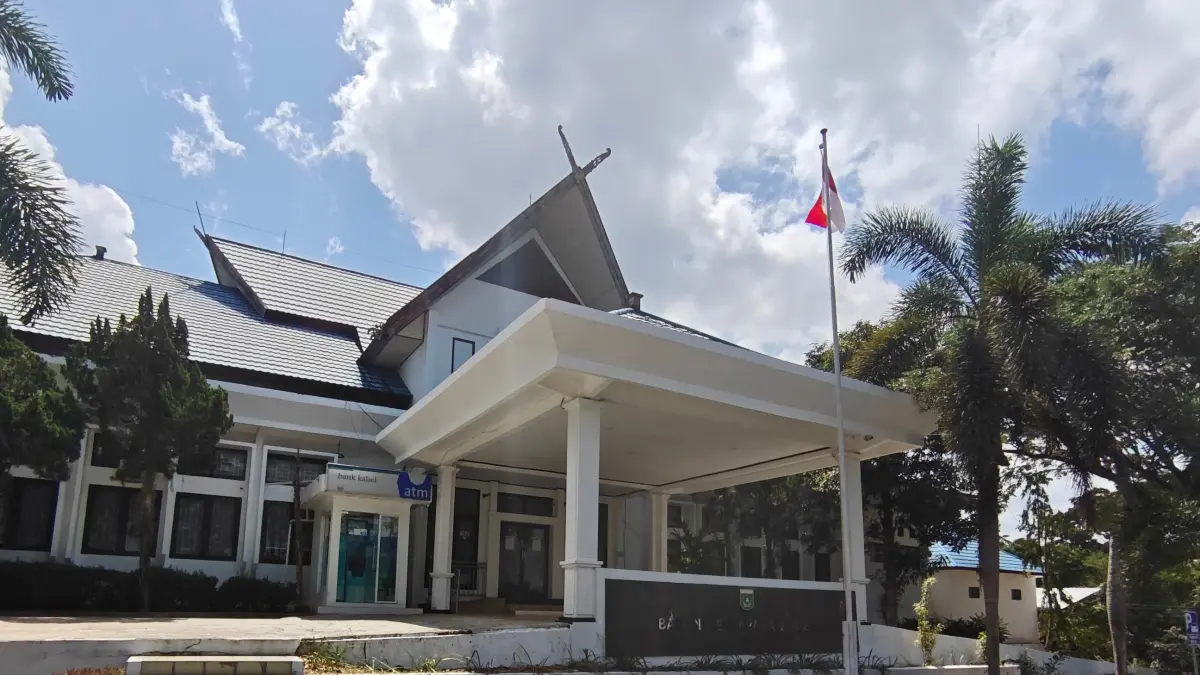 BIDIK WAJIB PAJAK: Kantor Badan Pendapatan Daerah (Bapenda) Kabupaten Tanah Bumbu di Batulicin. Pemkab menyiapkan re-sensus objek pajak, digitalisasi pemungutan, dan penguatan pengawasan untuk mengoptimalkan Pendapatan Asli Daerah (PAD). (Zulqarnain/Radar Banjarmasin)