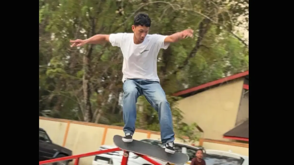 SIAP BERTANDING: Para atlet skatebord dan sepatu roda menunjukkan kebolehannya di Tabalong.