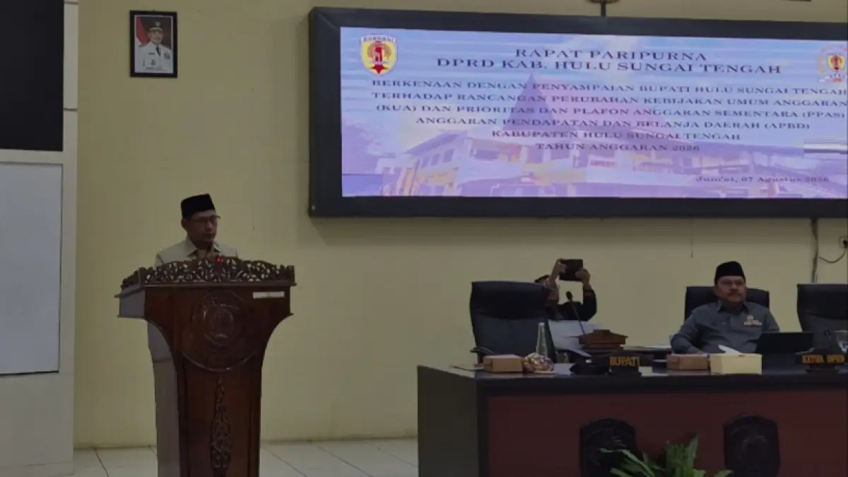 APBD PERUBAHAN: Bupati Samsul Rizal menyampaikan KUA PPAS APBD Perubahan. (Foto: Jamaluddin/Radar Banjarmasin)