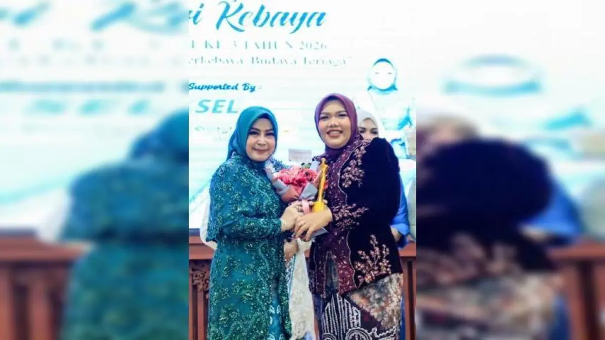HARI KEBAYA: Ketua Dharma Wanita Persatuan (DWP) Kabupaten Tapin, Hj Elya Hartati hadir di hari Kebaya di Gedung KH Idham Chalid, Banjarbaru.
