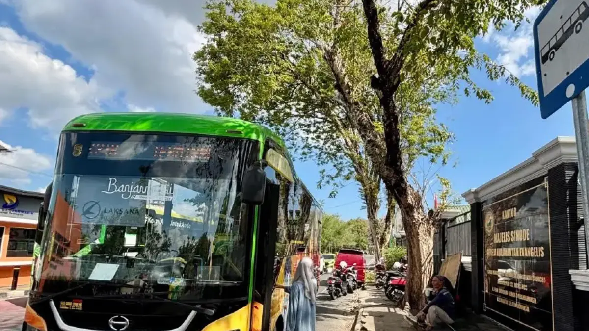 TRANSPORTASI PUBLIK: Dishub Banjarmasin mendorong integrasi tarif Trans Banjarmasin dengan Trans Banjarbakula agar penumpang cukup membayar satu kali saat berpindah layanan dalam batas waktu tertentu.