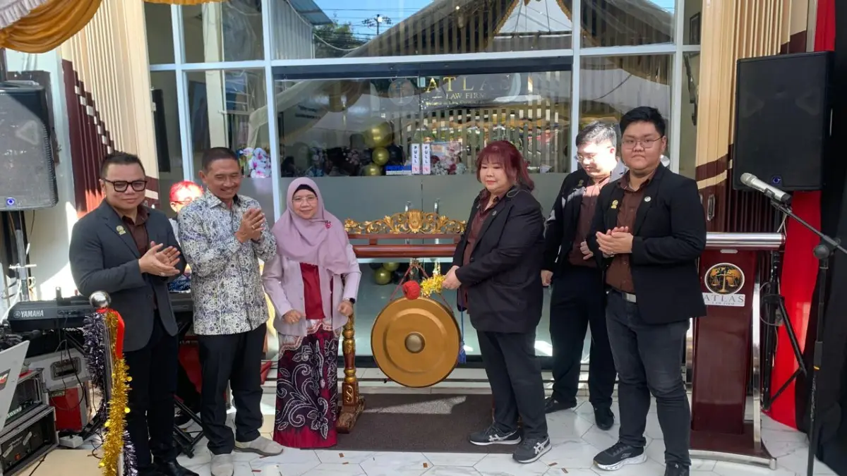 KONSULTAN HUKUM: Pembukaan Kantor Atlas Law Firm di kawasan Jalan Hasan Basri Banjarmasin, Sabtu (9/8/2026).(Foto: Raudah Anisya/Radar Banjarmasin)&nbsp;&nbsp;