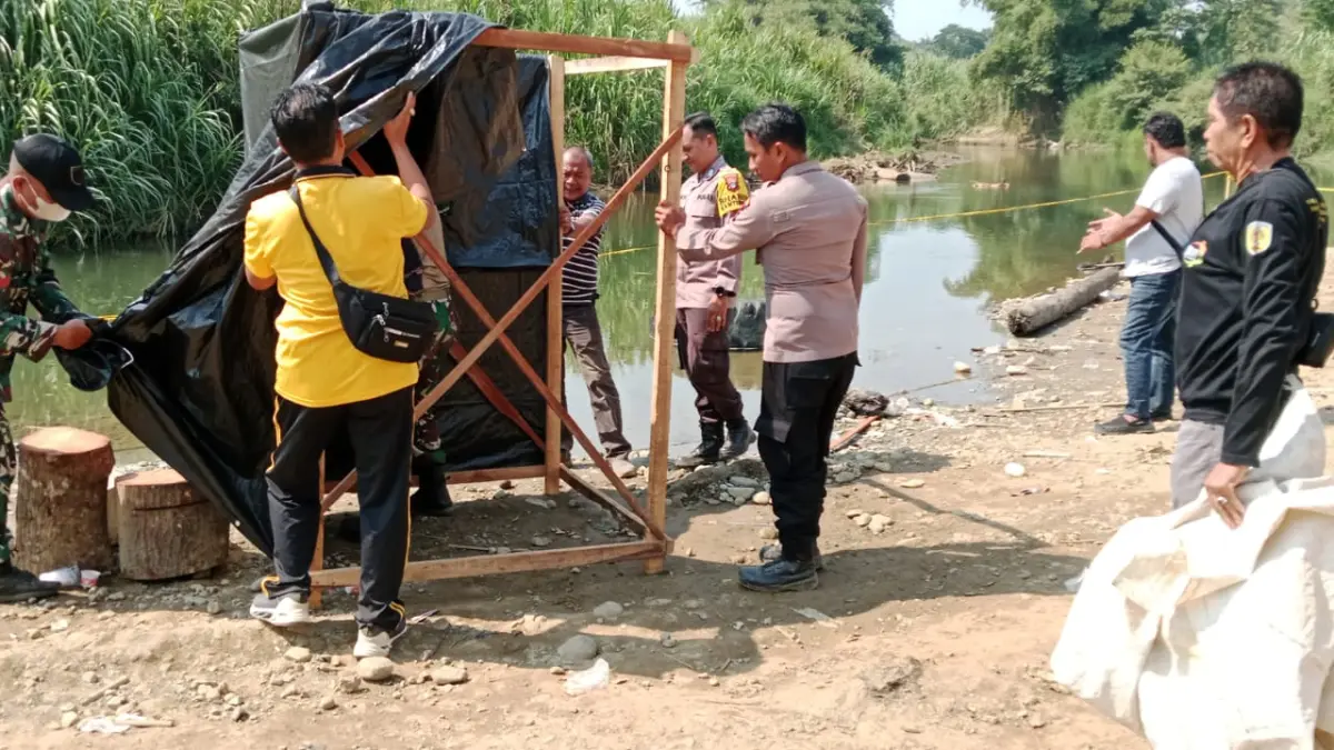 DITUTUP: Tim gabungan menutup sementara wisata pemandiam di Desa Murung A. (Foto: Istimewa).