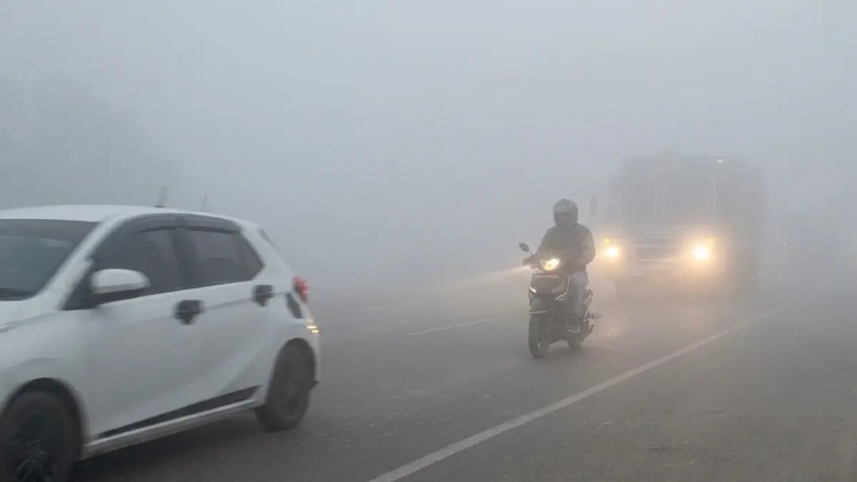 KABUT ASAP: Kabut asap pekat akibat kebakaran hutan dan lahan (karhutla) menyelimuti Kota Banjarbaru. (Sheilla/Radar Banjarmasin)
