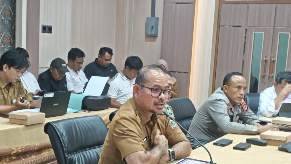 BICARA: Kabid Bina Marga PUPR Kalsel Robby Cahyadi menyampaikan langkah peningkatan keamanan jalur alternatif Batulicin-Banjarbaru. (Foto: Zulqarnain/Radar Banjarmasin)