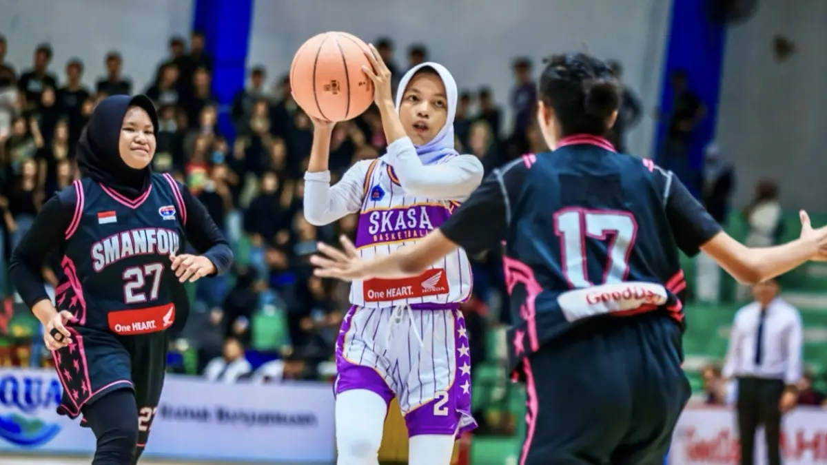 YAKIN: Salah satu srikadi Four Paya tampil percaya diri saat menghadapi tim SMAN 4 Banjarbaru. (Foto: DBL Indonesia)