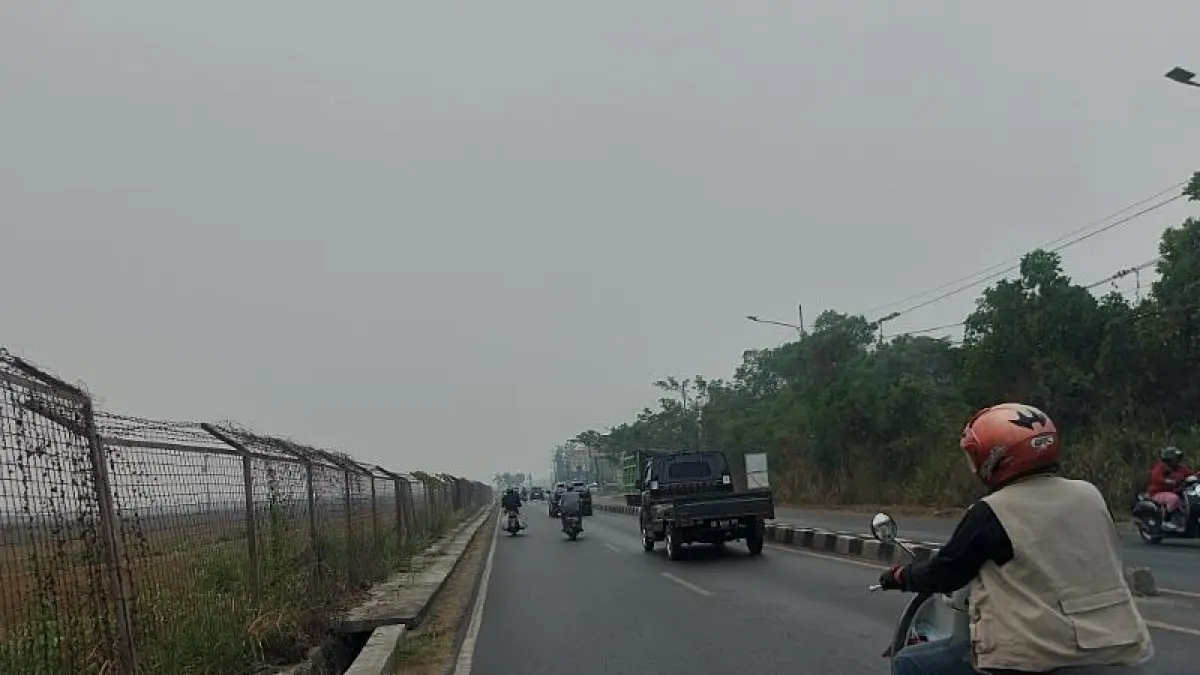 Ilustrasi kabut asap akibat kebakaran hutan dan lahan yang menyelimuti Kota Banjarbaru (Dokumen Radar Banjarmasin)