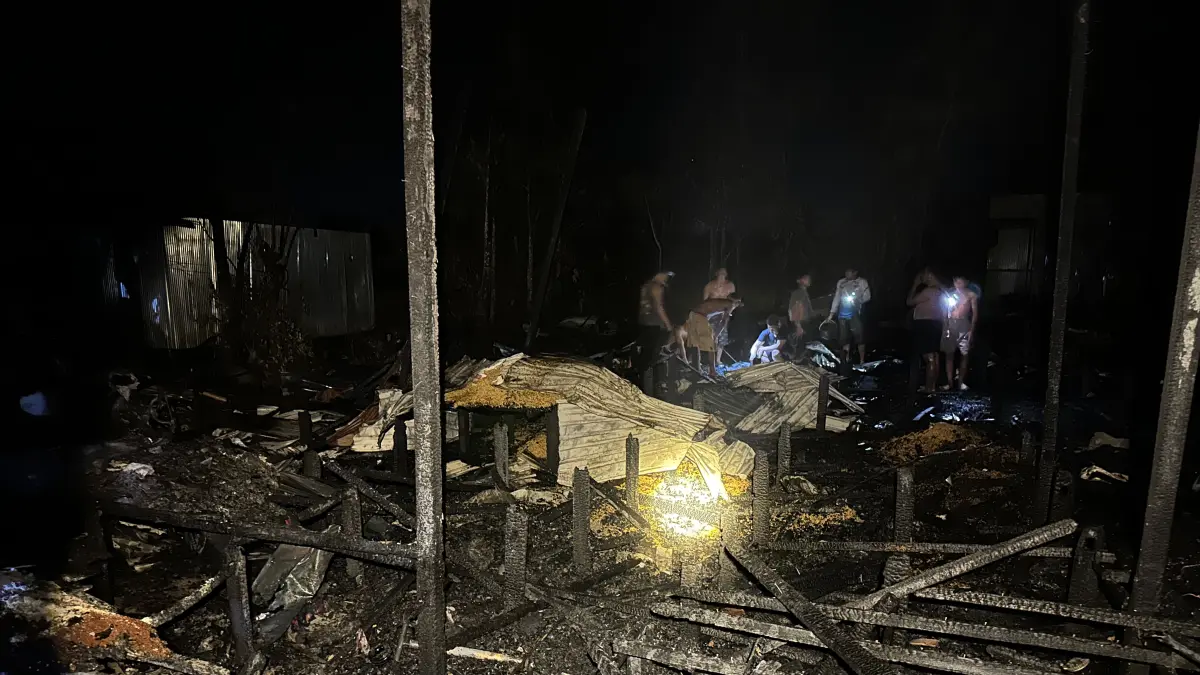 SISA PUING: Kebakaran yang menghanguskan satu buah rumah di Matang Asam, menyisakan puing-puingnya saja. (Foto: Damkar Tapin)&nbsp;