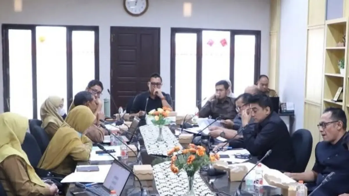 Suasana rapat Komisi III DPRD Tala dengan DPRKPLH beberapa waktu lalu. (Humas DPRD Tala)