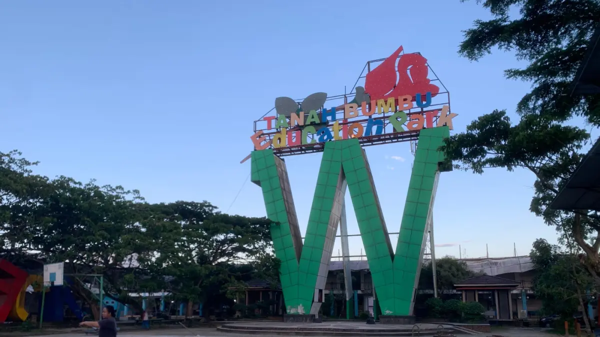 WAJAH BARU: Education Park Batulicin, yang kini menjadi ruang publik warga di kawasan Jalan Pelabuhan Samudra, Kecamatan Simpang Empat, Tanah Bumbu. (Zulqarnain)