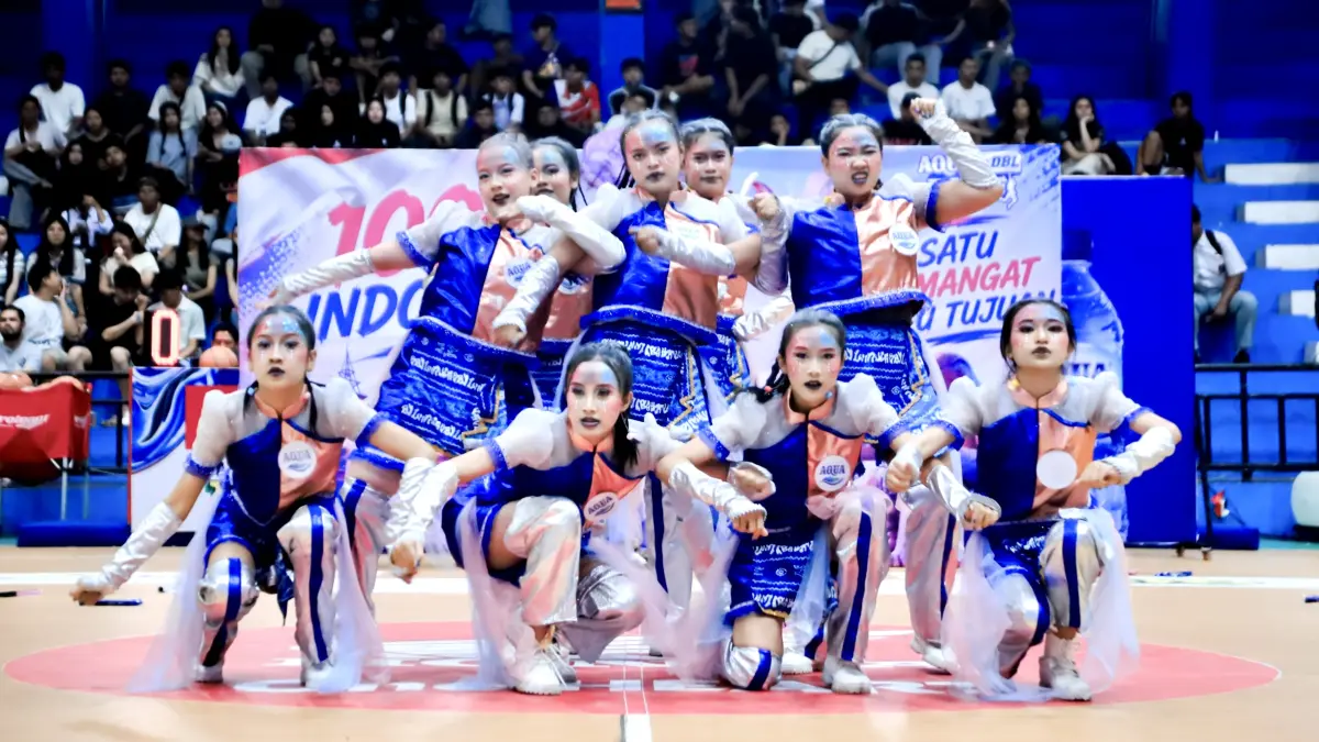 YAKIN: Tim dance SMAN 2 Banjarmasin tampil percaya diri mengusung konsep yang Indonesia banget. (Foto: DBL Indonesia)