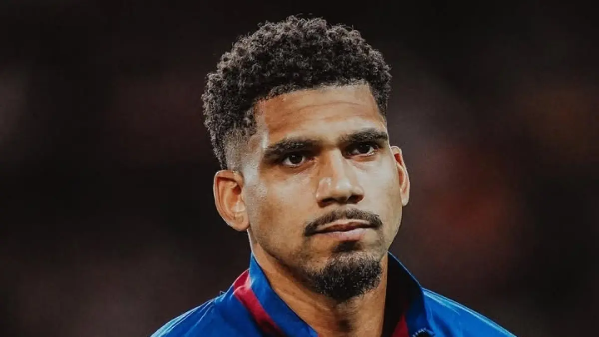 MEMINJAM: Liverpool resmi meminjam bek tengah asal Uruguay Ronald Araujo dari Barcelona selama satu musim penuh untuk kompetisi 2026/27.