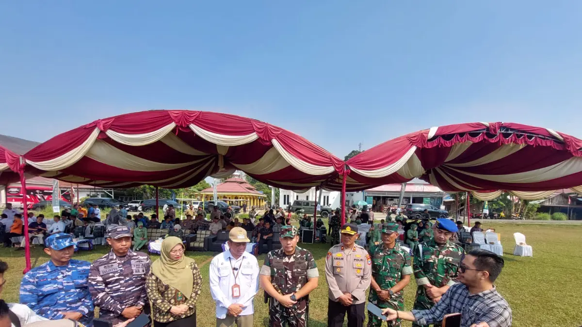 PENUTUPAN: TMMD di Desa Awang HST ditutup. Anggaran Rp1,3 miliar lebih sudah direalisasikan. (Foto: Jamaluddin/Radar Banjarmasin).