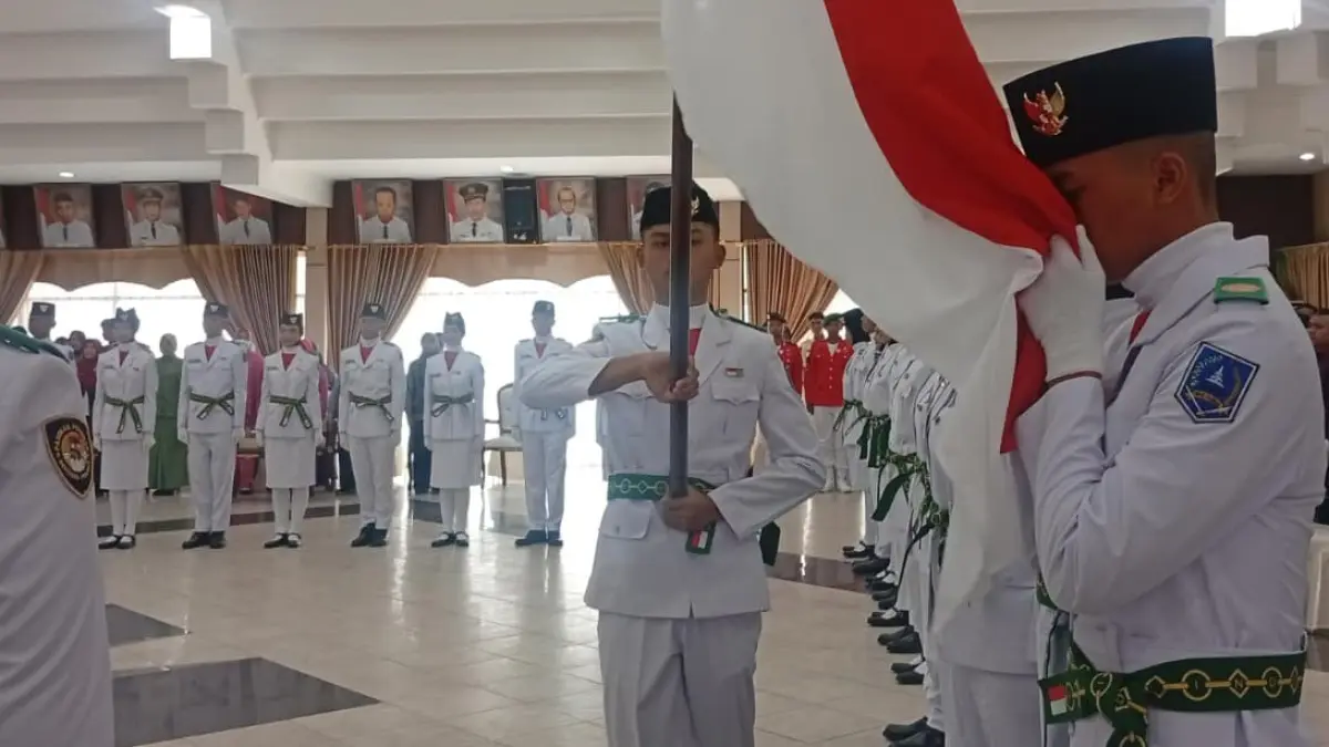 DIKUKUHKAN: 32 Paskibraka HSS yang akan bertugas pada upacara HUT Ke-81 RI.