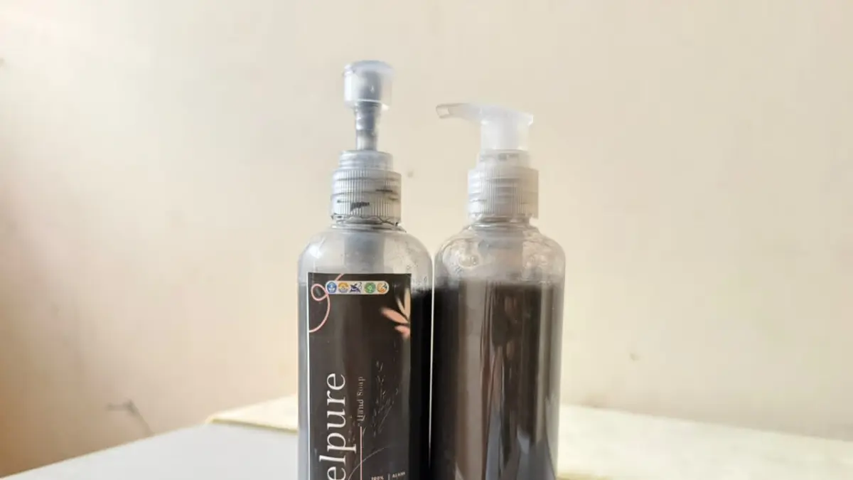 KREATIF: Jerami padi bisa dikembangkan jadi produk sabun setelah diberikan pelatihan oleh tim PKM. 