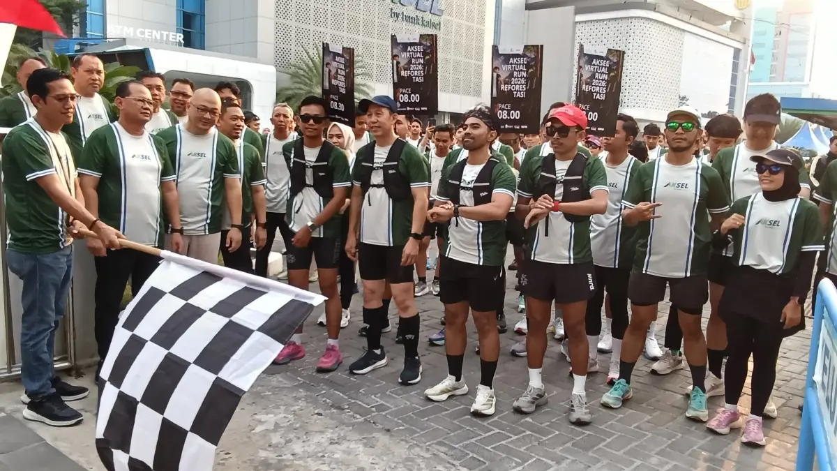 START: Puluhan pelari dilepas sebagai tanda dimulainya virtual Run 2026 Reforestasi, Jumat (14/8/2026) sore.(Foto: Raudah Anisya/Radar Banjarmasin)&nbsp;