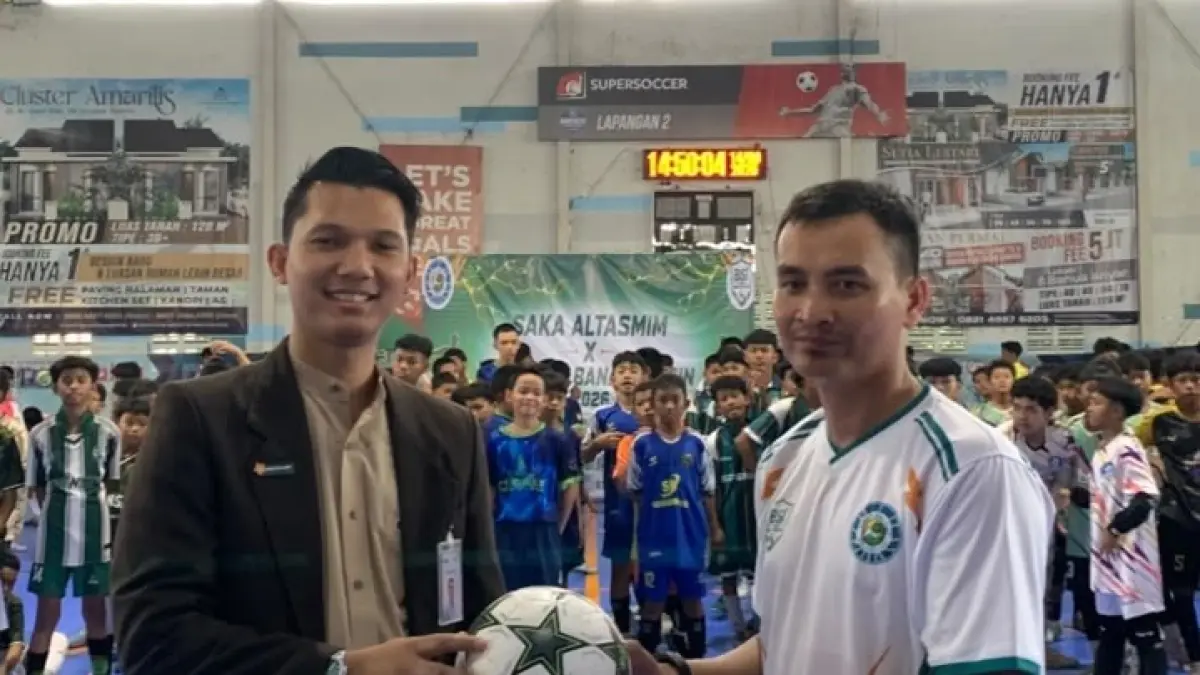 SERAHKAN BOLA: Opening Ceremony Saka Altasmim X BSI Area Banjarmasin 2026 di Borneo Indoor Futsal, Banjarmasin, Jumat (14/8/2026). (Foto: M Idris Jian Sidik)