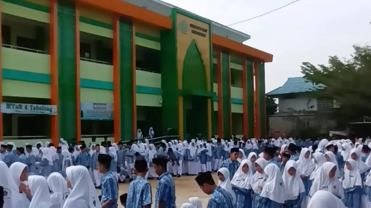 SEKOLAH FAVORIT: MTsN 4 Tabalong yang dulunya bernama SMIP.