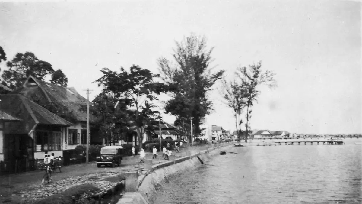 BELUM MODERN: Wajah Siring Laut Kotabaru sebelum tahun 2000-an. (Arsip Pemkab Kotabaru)