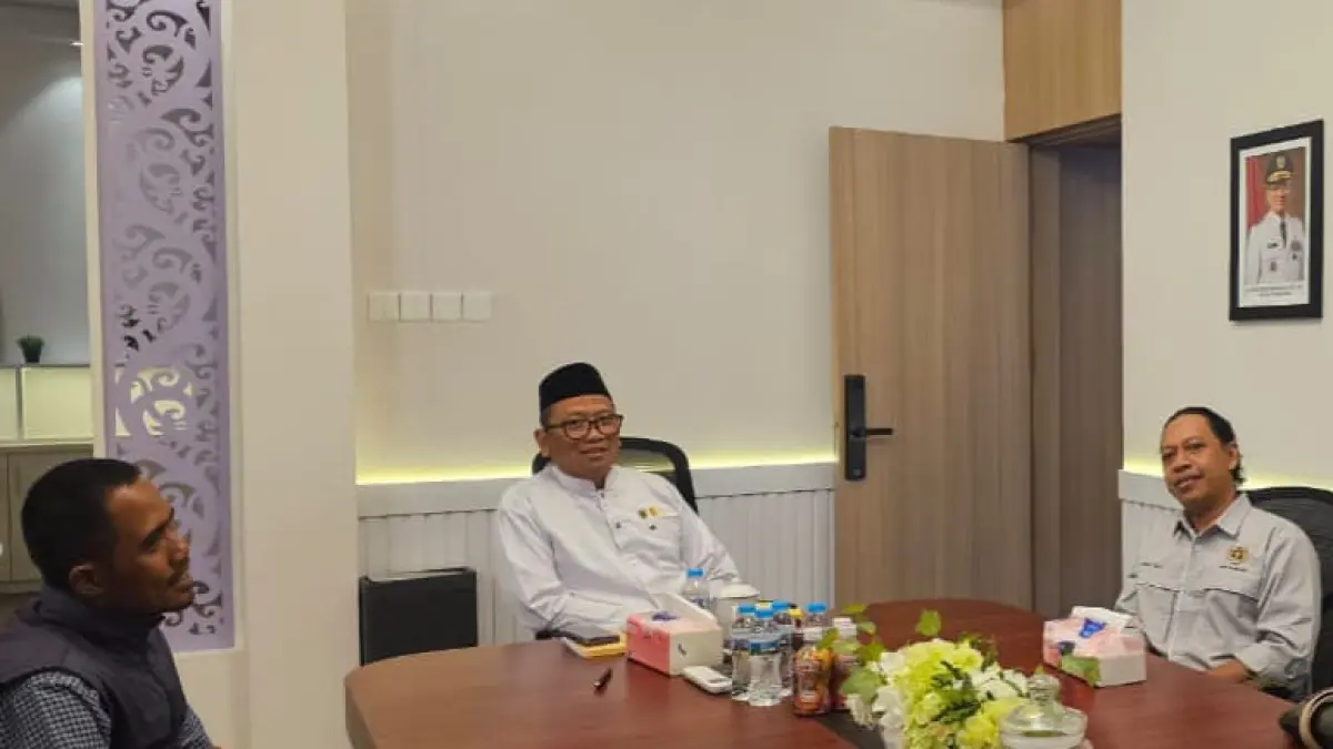 KOLABORASI : Jajaran PWI Tabalong saat bertemu dengan Bupati Tabalong Muhammad Noor Rifani. 