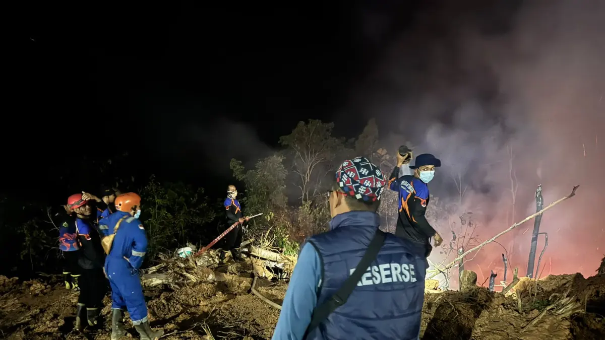 PADAM: Karhutla di Desa Bulayak HST berhasil dipadamkan tim gabungan. (Foto: Polres HST untuk Radar Banjarmasin).