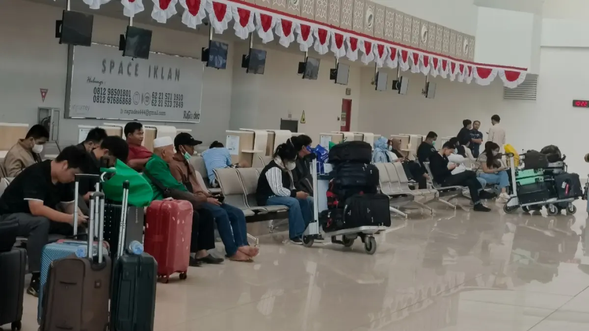 KEBERANGKATAN: Suasana ruang keberangkatan di Bandara Internasional Syamsudin Noor, Rabu (26/8) pagi (Sheilla/Radar Banjarmasin)&nbsp;&nbsp;