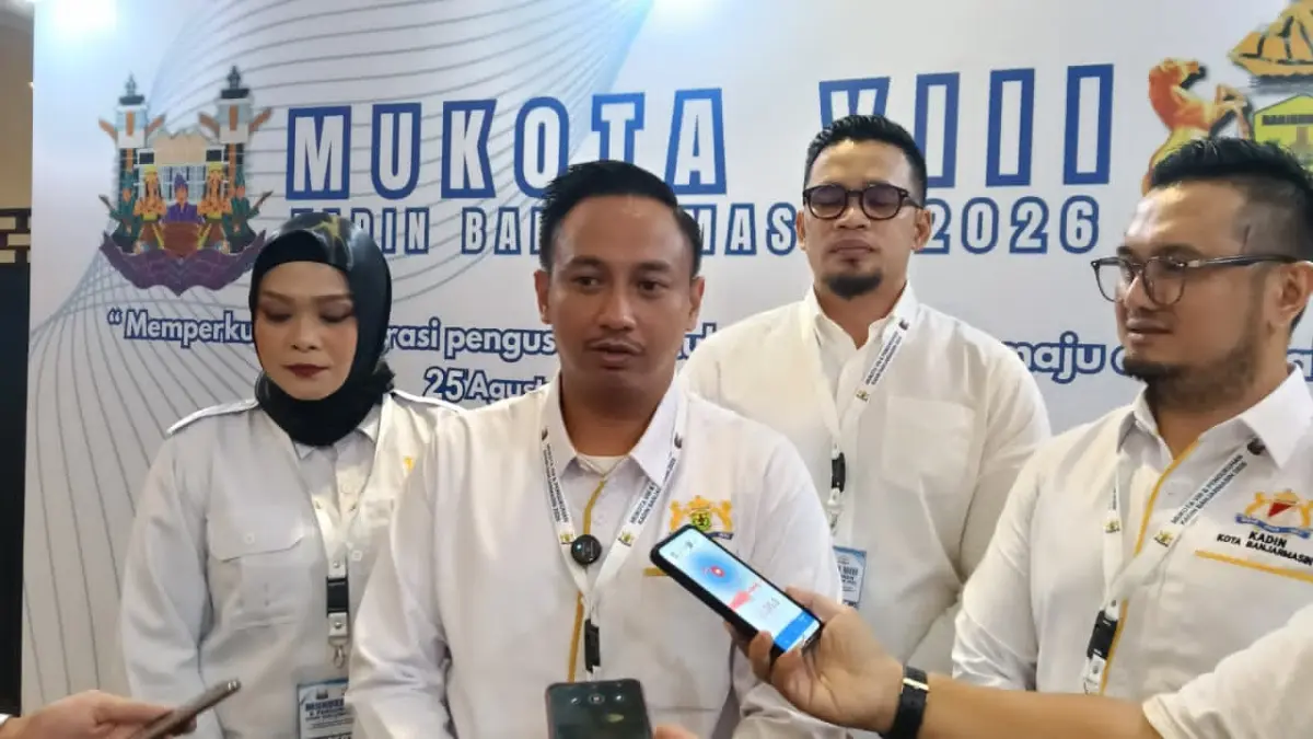 WAWANCARA: Calon Ketua Kadin Kota Banjarmasin, M Akbar Utomo bersama panitia Mukota Banjarmasin.