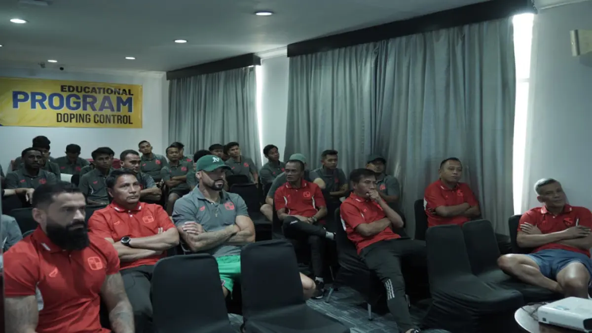 PELAJARI ATURAN MAIN: Para pemain dan tim pelatih hingga ofisial Barito Putera mengikuti pemahaman regulasi yang digelar di sela-sela pemusatan latihan di Yogyakarta.