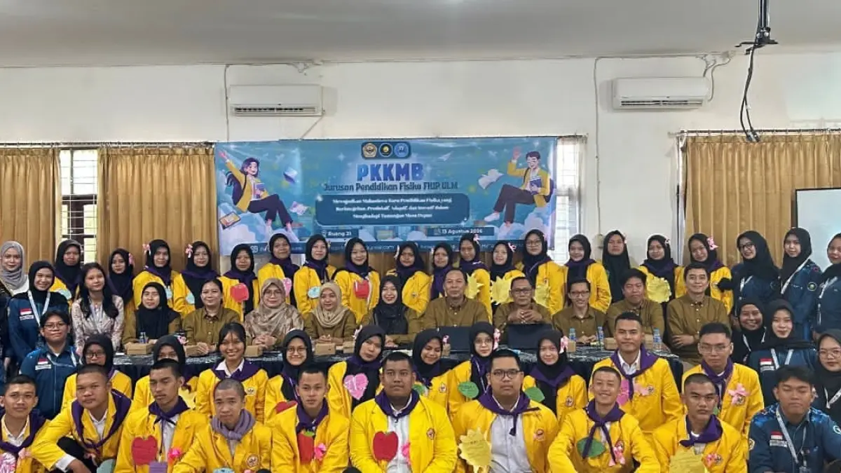 PKKMB : Para mahasiswa baru yang mengikuti kegiatan PKKMB pendidikan Fisika FKIP ULM.