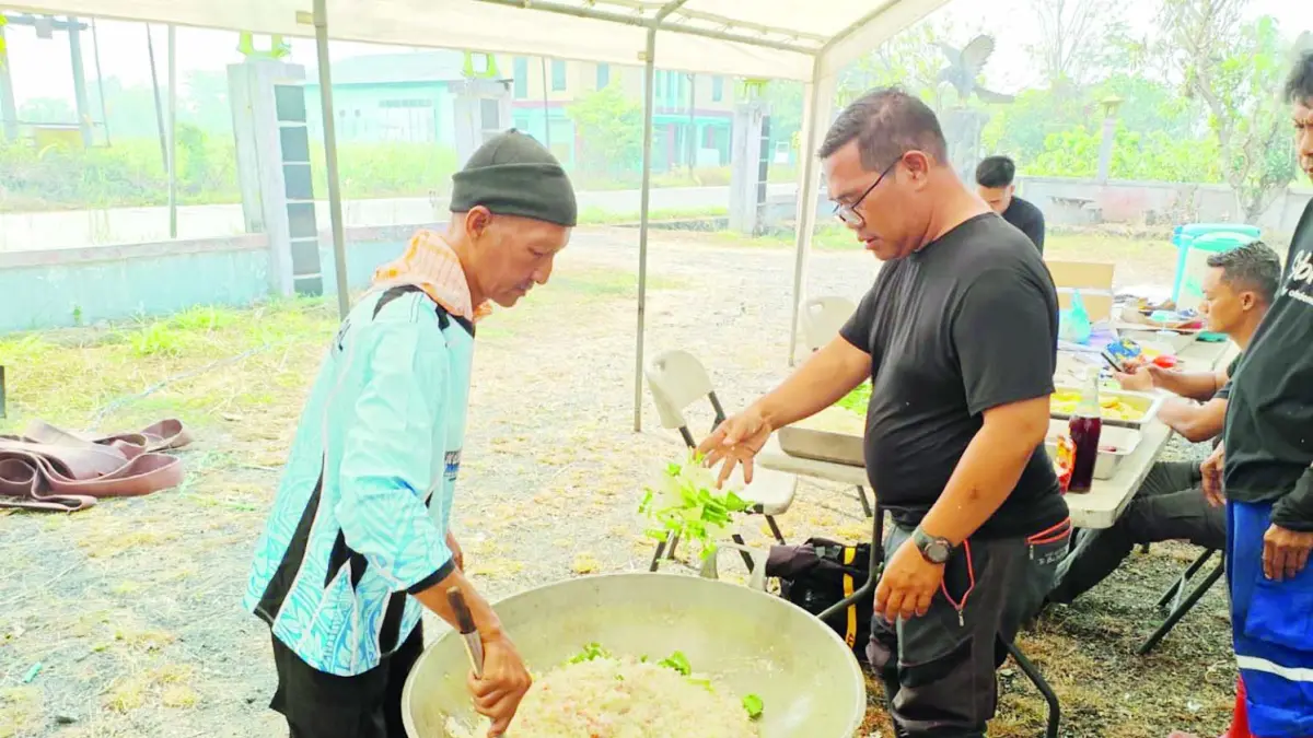 Dapur Umum untuk Relawan Karhutla, Dinas Sosial Kalsel Masak 600 Porsi Makanan Per Hari