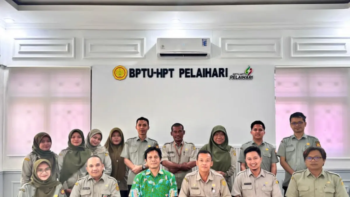 SOSIALISASI: Seluruh pegawai BPTU-HPT Pelaihari saat mengikuti sosialisasi integrasi Sistem Manajemen Mutu SNI ISO 9001:2015 dengan Sistem Manajemen Anti Penyuapan SNI ISO 37001:2025. (Foto : BPTU-HPT Pelaihari)