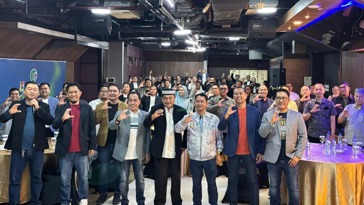 FOTO BERSAMA: Walikota Banjarmasin HM Yamin berfoto bersama dengan members GMC+