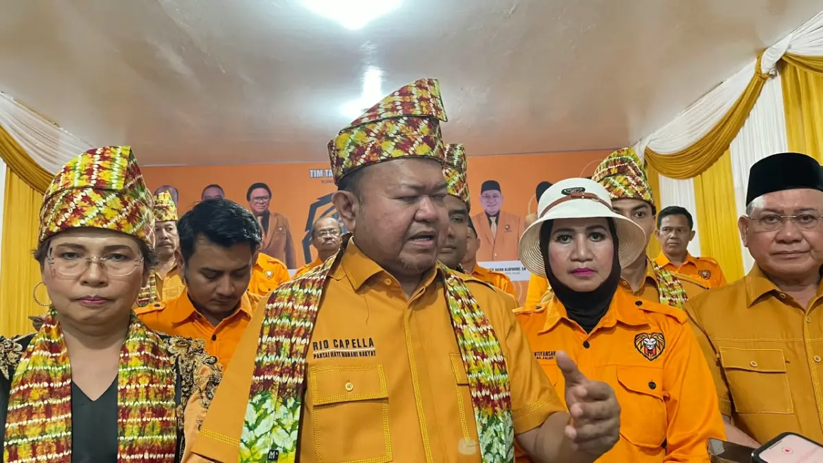 Ketua Tim Task Force DPP Hanura Patrice Rio Capella saat memberikan keterangan dalam konsolidasi di Kalimantan Selatan (sheilla/radar banjarmasin) 