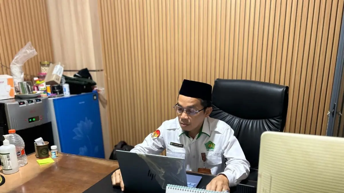 MENJELASKAN: Kepala Kankemenag Tabalong, H Sahidul Bakhri menjelaskan penerapan PJJ di semua madrasah. (Foto &nbsp;: Ibnu Dwi Wahyudi/Radar Banjarmasin)