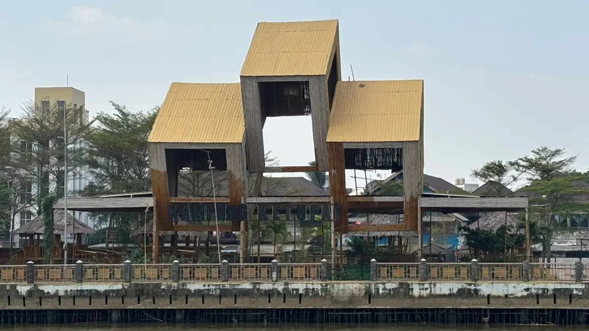 SELESAIKAN ASET: Pihak pengelola Kawasan Wisata Kampung Ketupat mengajukan pengakhiran kerja sama. Sementara Pemko akan membahas penyelesaian kewajiban dan kondisi aset sebelum kawasan dikembalikan. (Foto: Zulvan Rahmatan/Radar Banjarmasin)