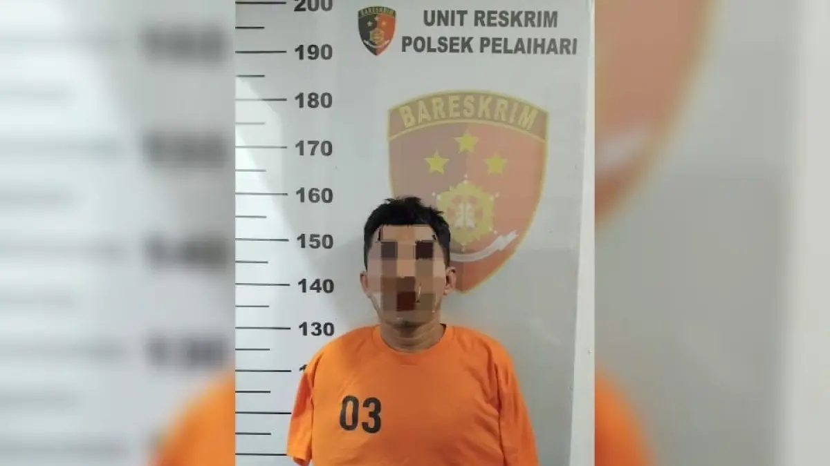 BERHASIL : S (44) terduga pelaku penganiayaan terhadap seorang perempuan berinisial A (22) di Komplek Kijang Mas Pelaihari diamankan pihak Polsek Pelaihari. (Foto: Polsek Pelaihari)