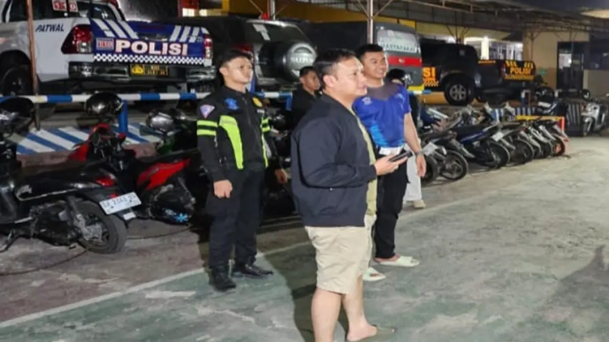 DIAMANKAN : Sejumlah motor balapan liar yang diamankan Satlantas Polres Tabalong terparkir di halaman Mapolres Tabalong.