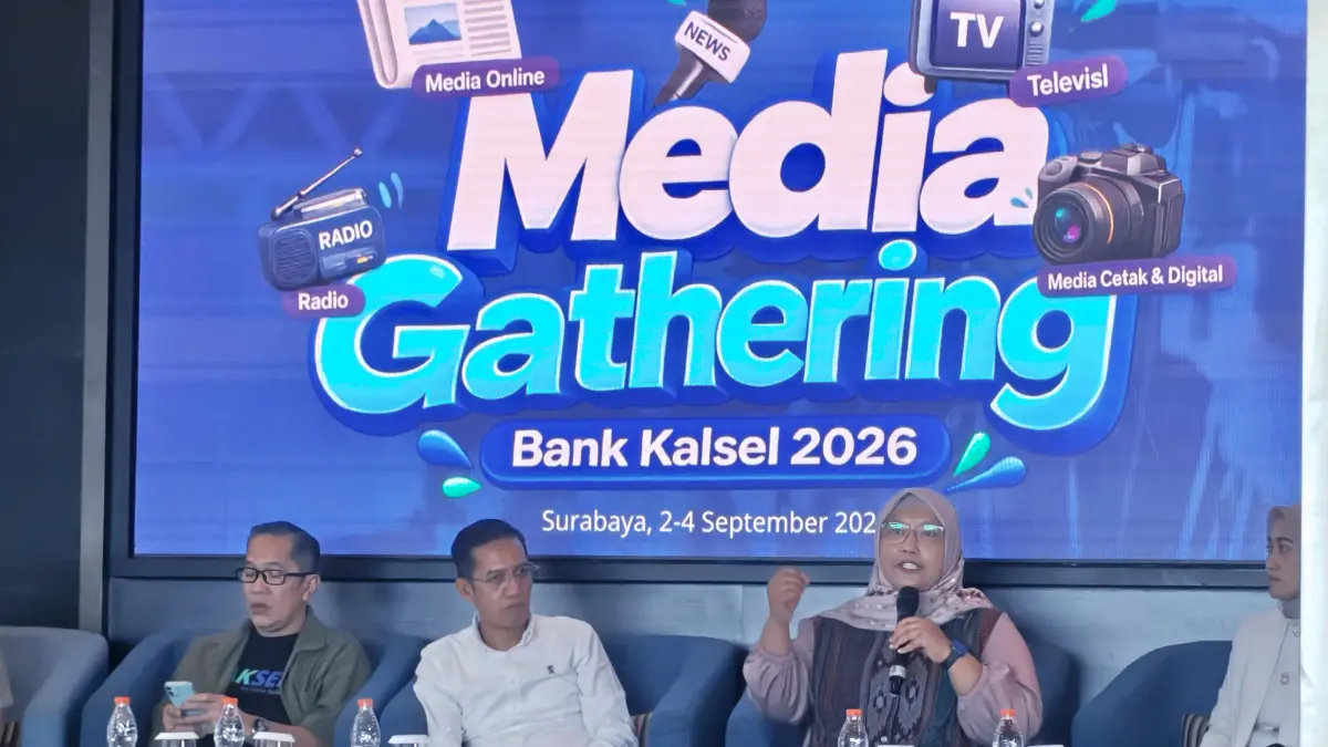 MEDIA: Mitra Tarigan, editor senior Tempo saat memaparkan soal Homeless dan AI saat media gathering Bank Kalsel di Surabaya, Kamis (3/9/2026).(Foto: Raudah Anisya/Radar Banjarmasin)&nbsp;