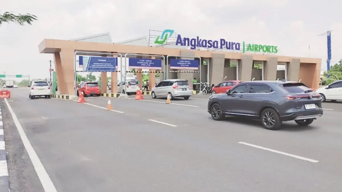 PARKIR: Layanan khusus untuk top-up kartu elektronik hadir di Bandara Internasional Syamsudin Noor.
(Foto: BANDARA INTERNASIONAL SYAMSUDIN NOOR) 