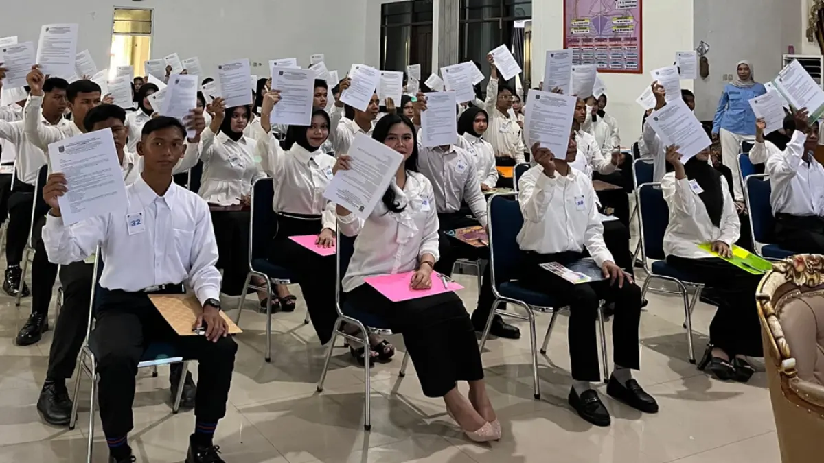 AUDISI: Peserta mengikuti tes tertulis dalam rangkaian pemilihan Duta Wisata Tanah Bumbu 2026.