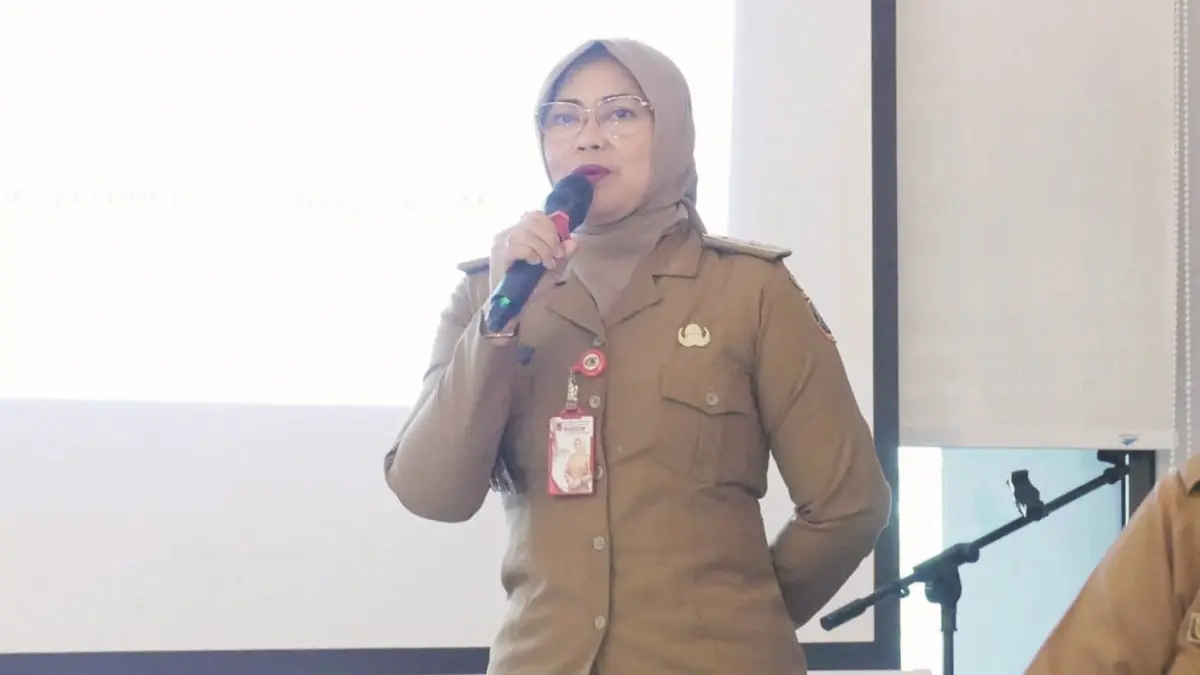 BERBICARA: Kepala Badan Perencanaan Pembangunan Daerah (Bappeda) Kalsel, Suprapti Tri Astuti, saat berbicara di salah satu acara.&nbsp;
(MC KALSEL)&nbsp;