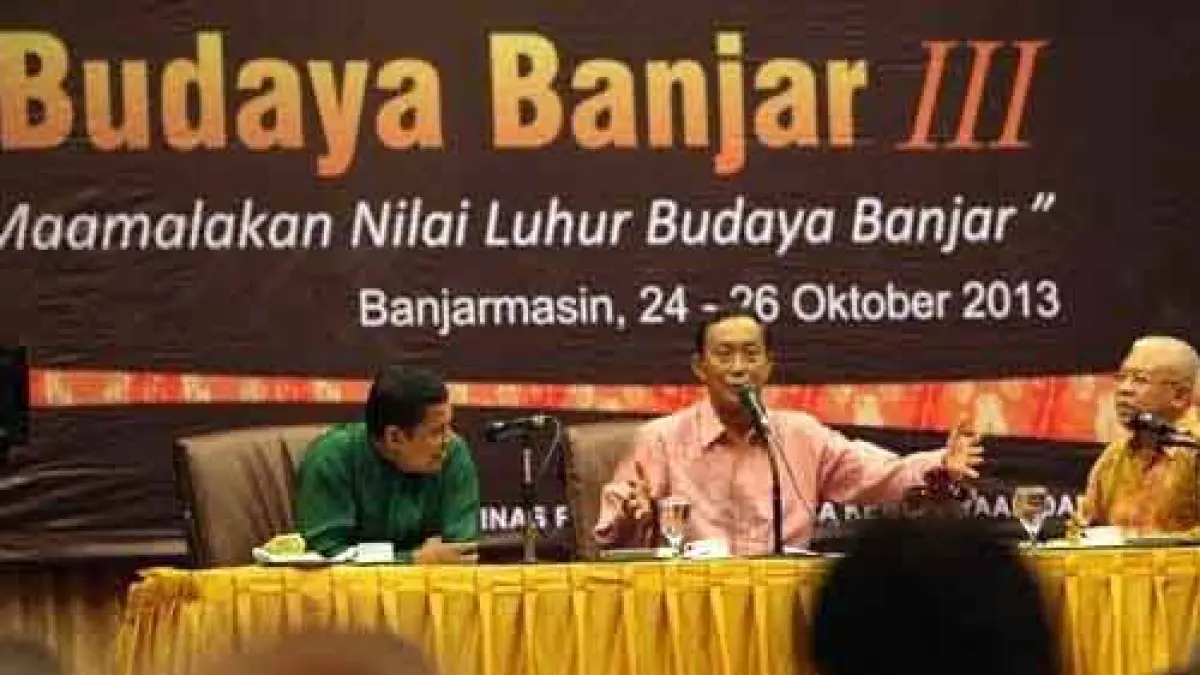 Dr. Taufik Arbain, M.Si. (kiri) bersama H Rudy Ariffin (tengah) dalam acara beberapa waktu lalu