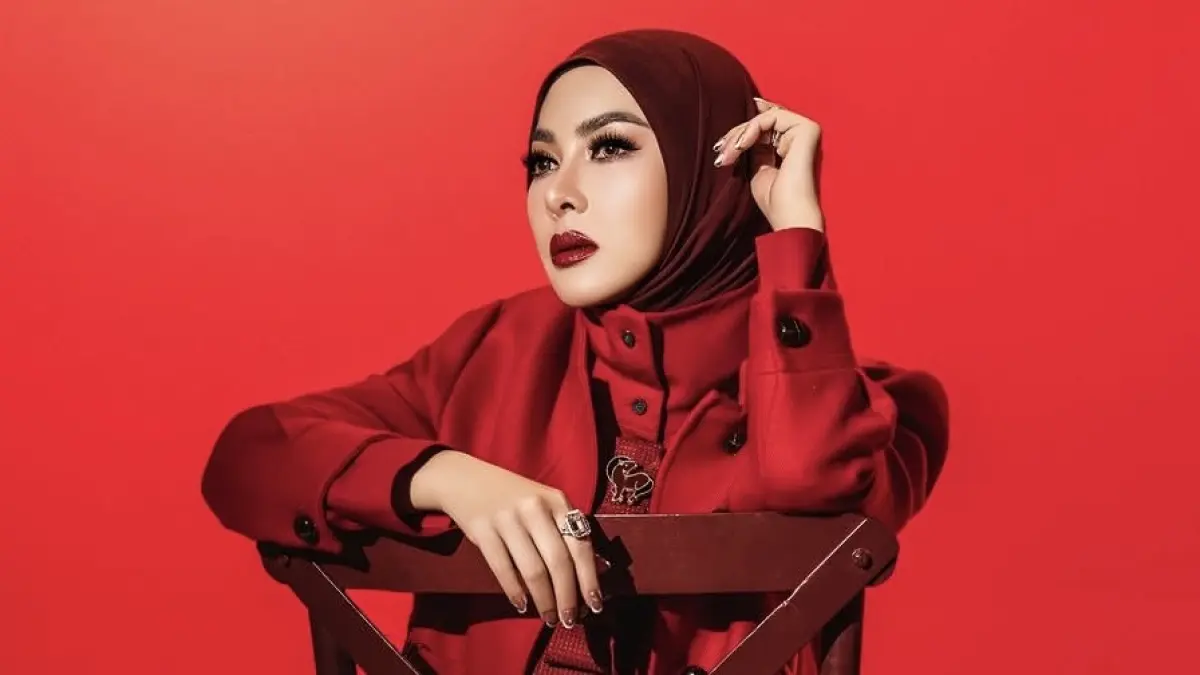 EKSIS: Syahrini kembali tampil di hadapan publik setelah lama vakum. (Foto: Instagram)