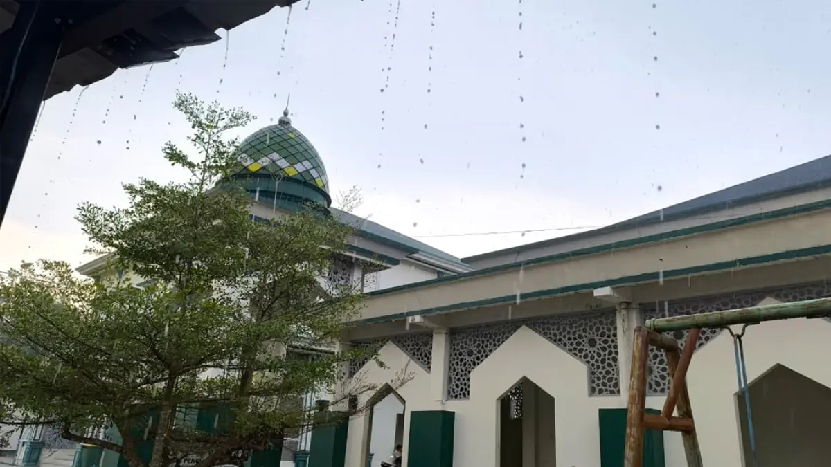 HASIL MODIFIKASI CUACA: Kondisi salah satu kawasan di Paringin, Kabupaten Balangan, terpantau basah usai diguyur hujan selama 30 menit pada Senin (7/9/2026) siang.