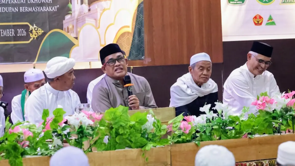 MOMEN: Bupati dan Wakil Bupati HSU, H Sahrujani dan Iwan Alabio menghadiri Tabligh Akbar peringatan Maulid Nabi Muhammad SAW di Gedung NU Alabio. (Foto: Pemkab HSU)